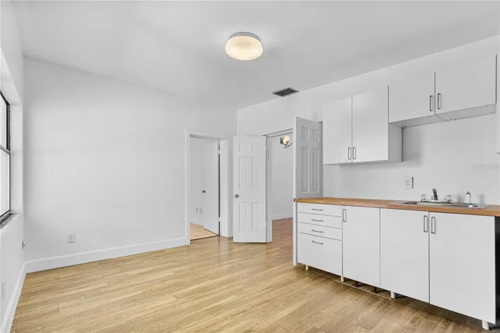 2nd Living Area with Kitchenette