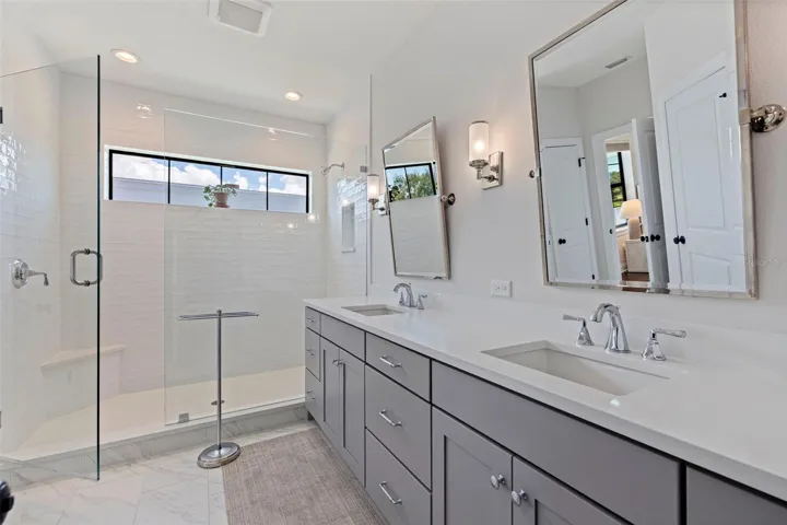 Third floor primary bathroom