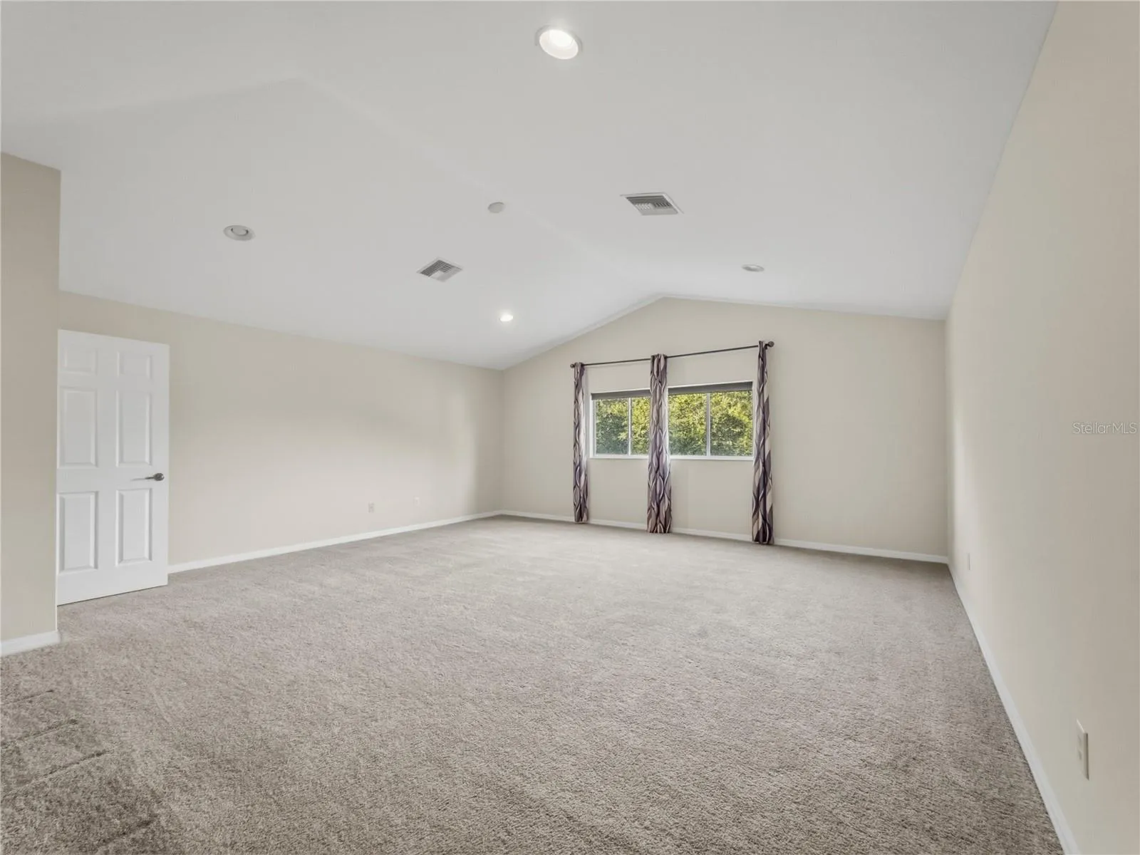 Upstairs Bonus Room - 11530 Oyster Bay Circle, New Port Richey, FL 34654