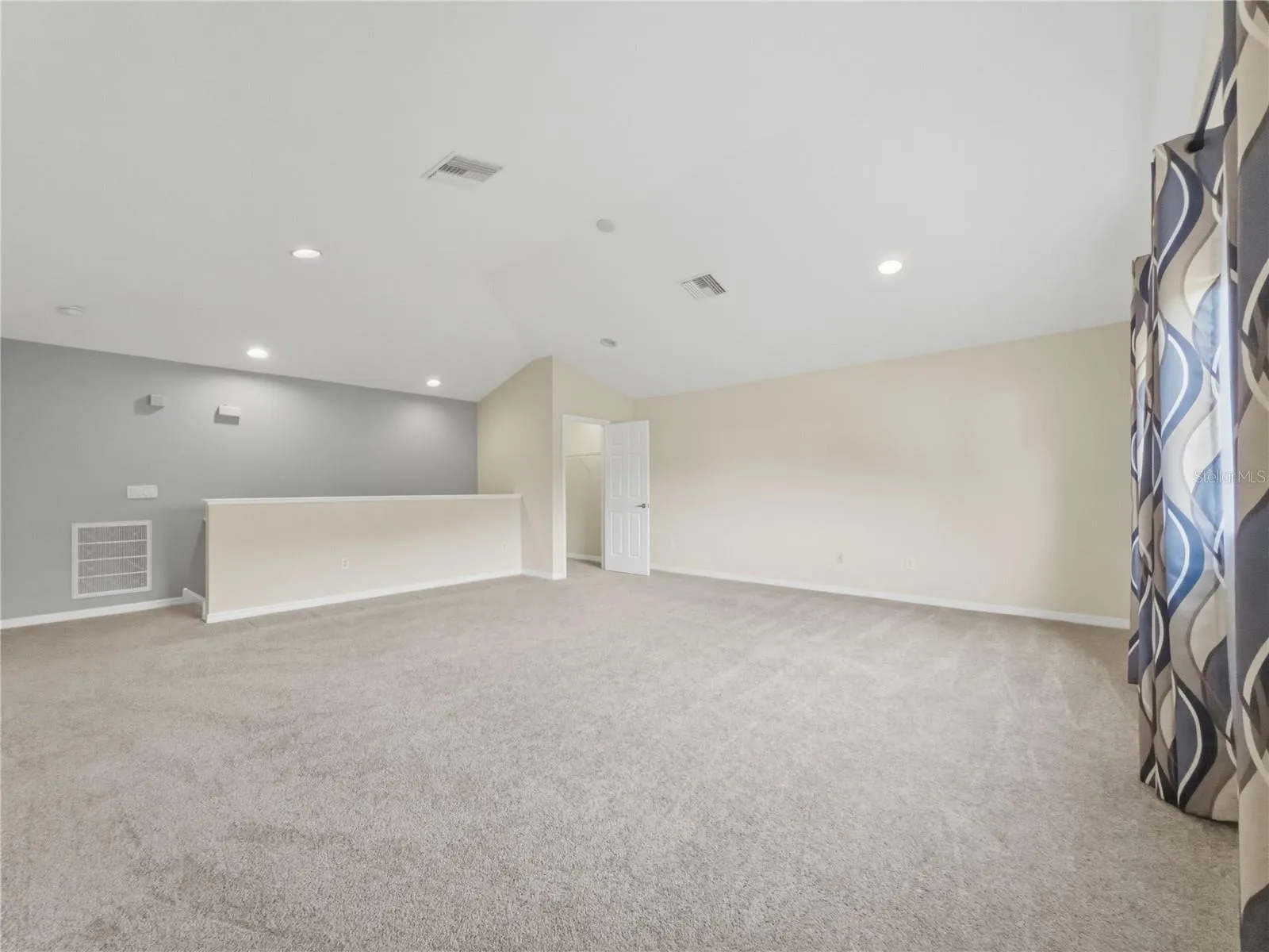 Upstairs Bonus Room - 11530 Oyster Bay Circle, New Port Richey, FL 34564