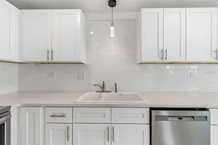 WITHOUT VIRTUAL STAGING