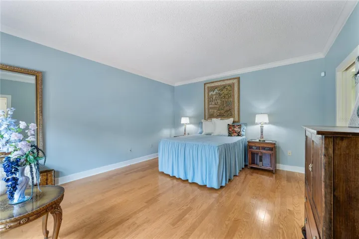 Wood floors, crown molding