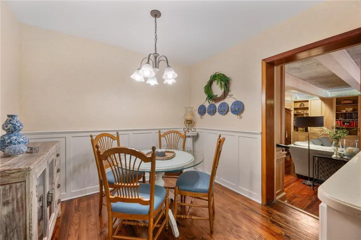 Eat in area in Kitchen