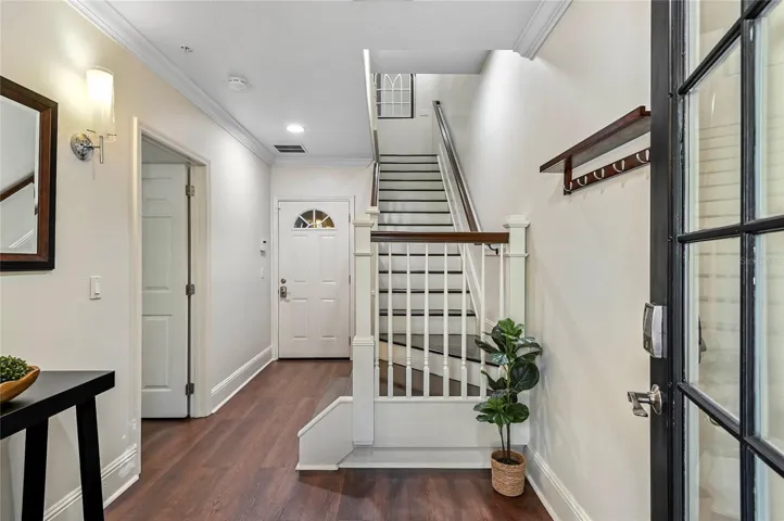 Nice open entryway