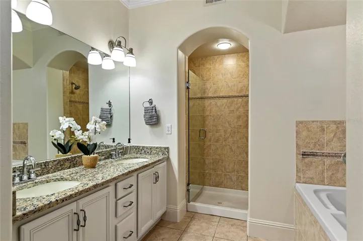 Dual Sinks with Granite Countertops