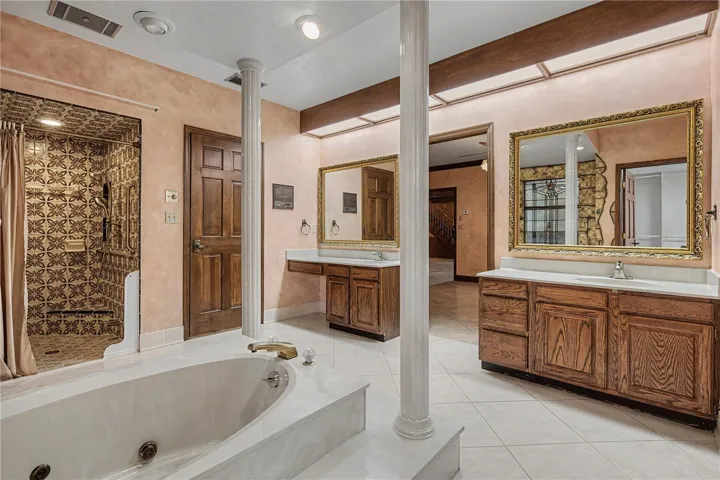 Grand Master Bathroom with Step-in shower & jetted tub