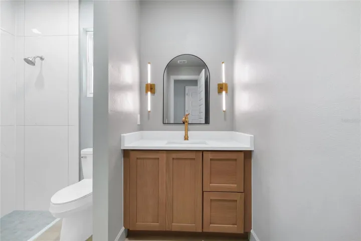 Suite Bathroom