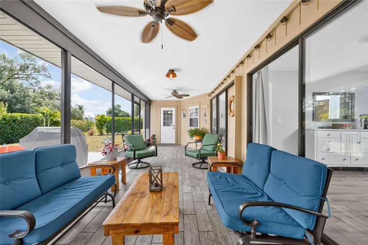A nice and relaxing area for your morning coffee or evening cocktails!