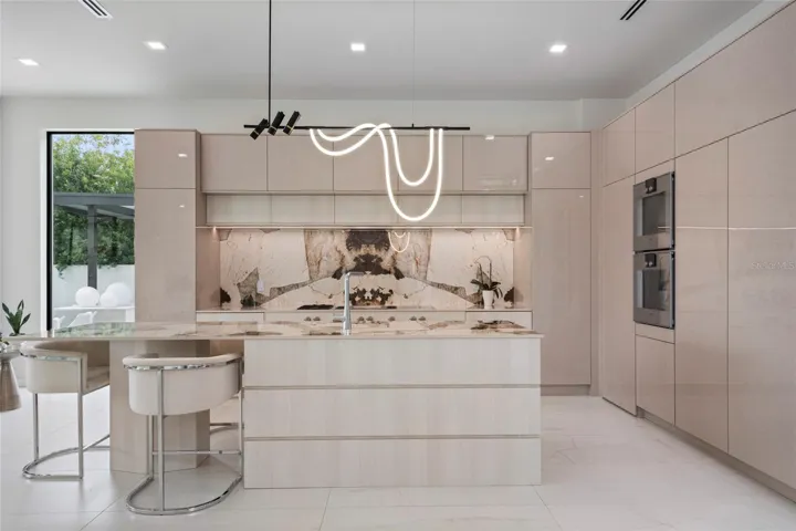 CHEF'S KITCHEN