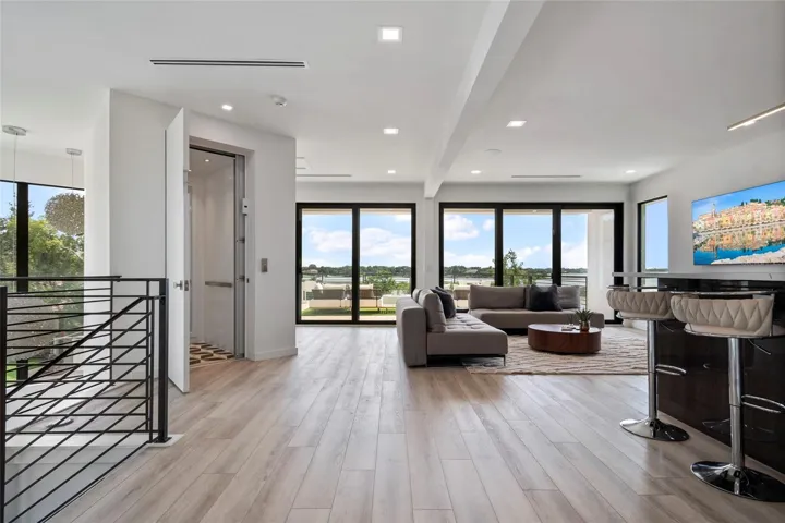 BONUS/GAME ROOM