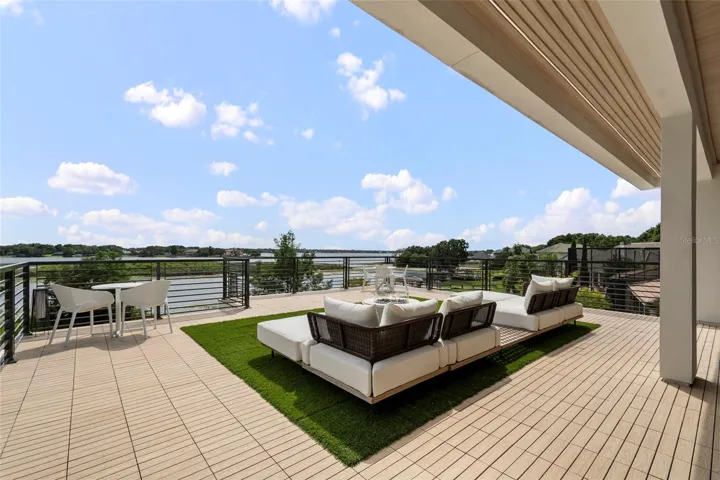 ROOFTOP PATIO