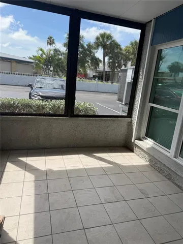 APX 210 FT SCREENED PATIO