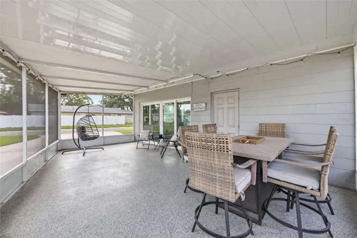 Screened-In Lanai