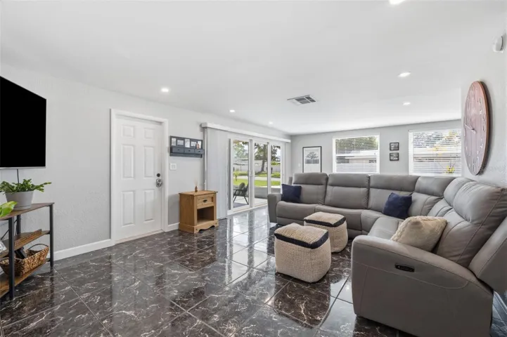 Living Area / Bonus Room