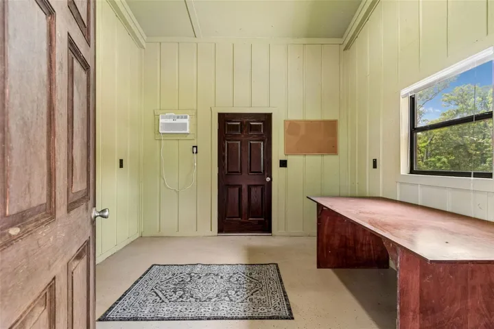 Tack room with AC
