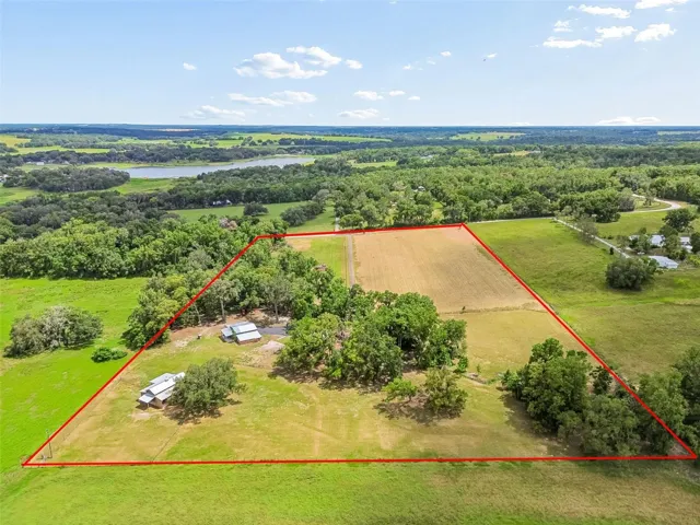 Lot lines encompassing all 3 lots