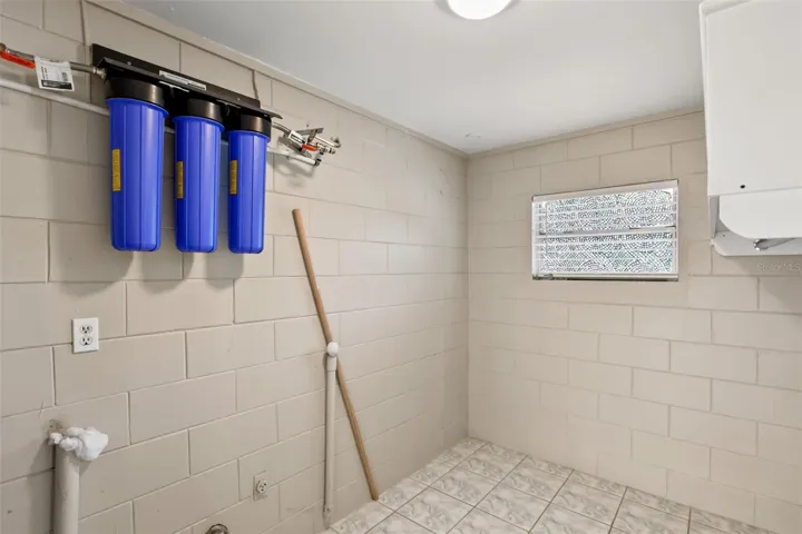 Water filtration sytem. Full Laundry/mud room