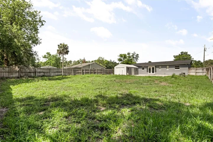 Oversized fully fenced in yard!