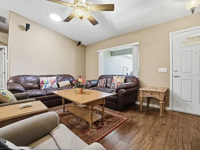 Wood like laminate flooring
