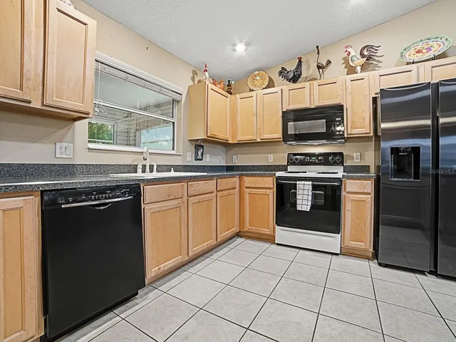 Spacious kitchen