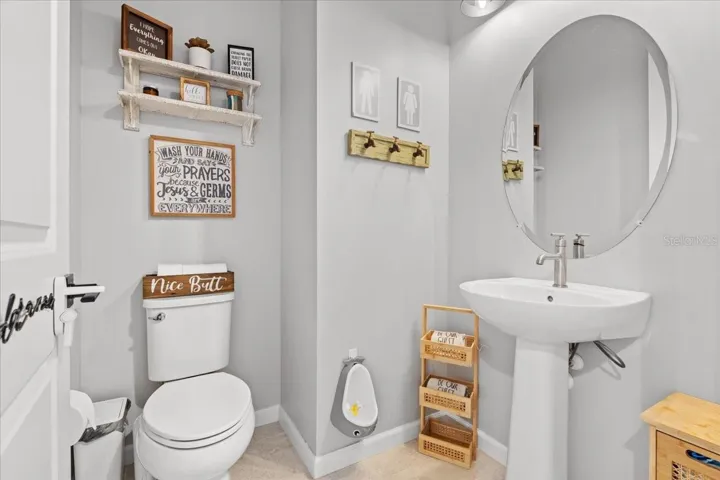 1/2 Bath off living room