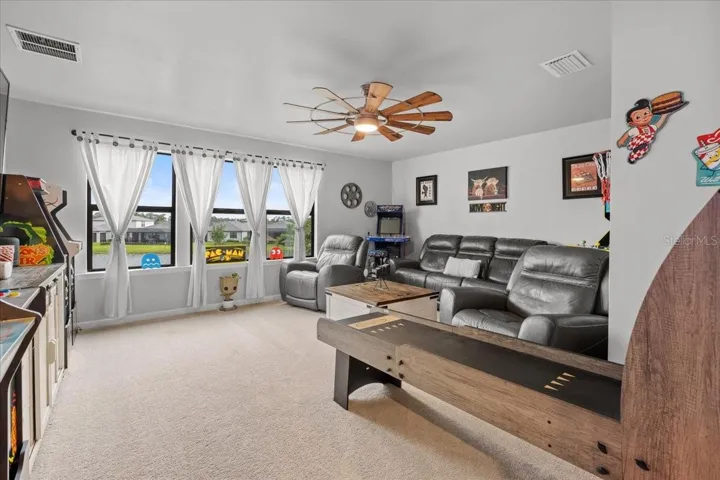 Huge additional family room with full arcade