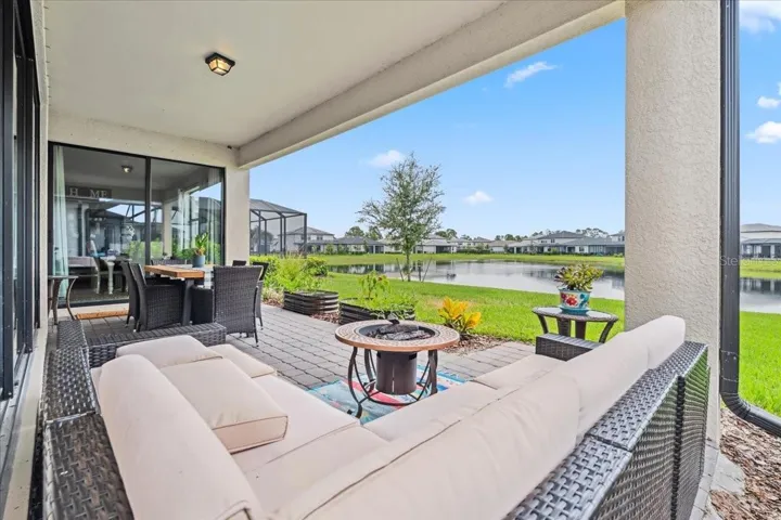 Large Lanai