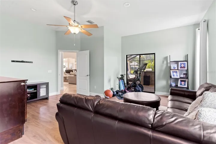 Bonus Room with Sliding Doors to Lanai