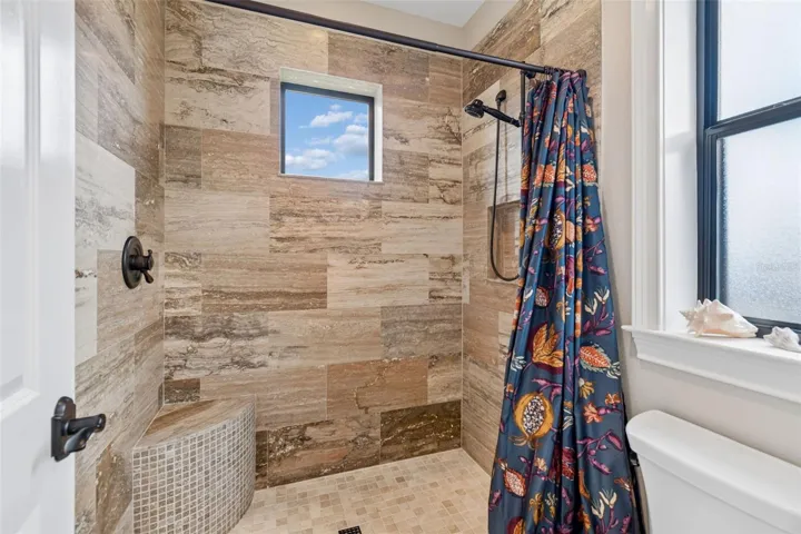 Bedroom 2 private en suite bathroom