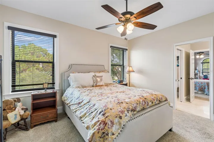 Bedroom 3 w/ Jack & Jill en suite bathroom