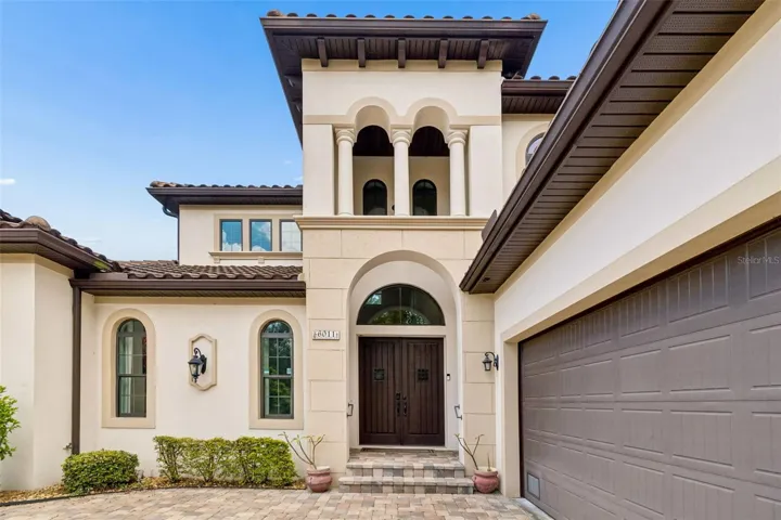 Front entry & Side facing garage