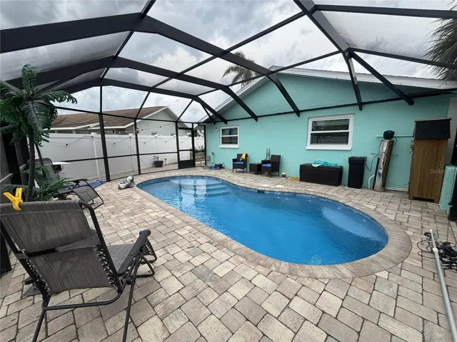 LOVELY PRIVATE PATIO POOL AREA