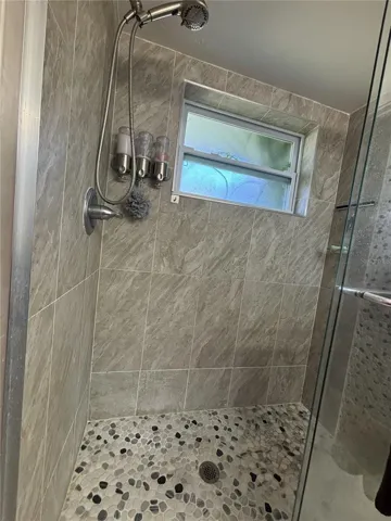 MASTER SHOWER