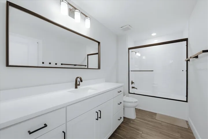 Bath4 Second Floor