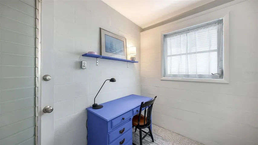 Perfect for a home office, workshop or craft space.