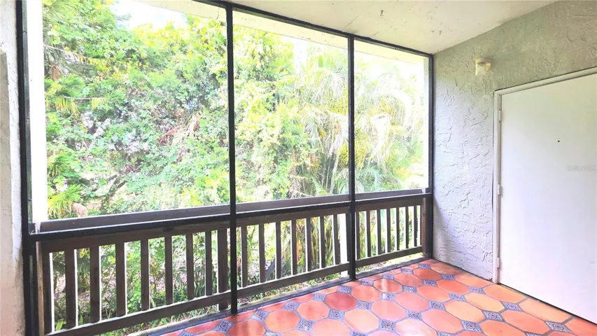 Balcony, screened in porch5