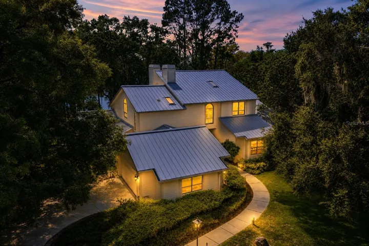 Private estate on Lake Alice