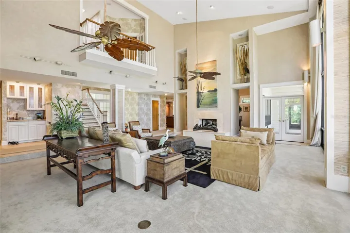 Great room / gas fireplace / wet bar