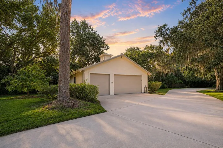 Detached 3 car garage / workshop