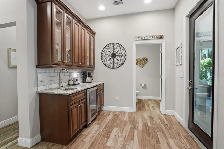 Coffee/Liquor Bar and half bath