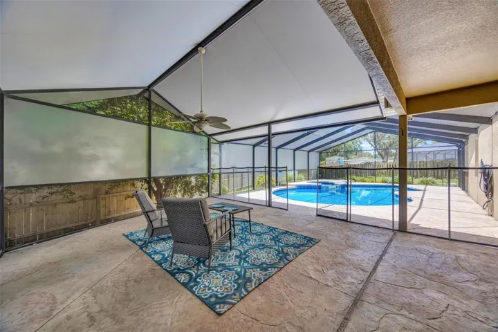 X-Large Patio overlooking pool & Spa