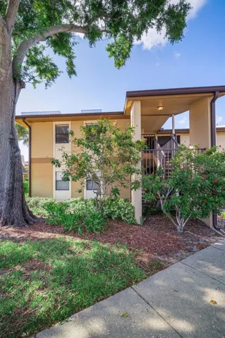 Second floor, corner unit