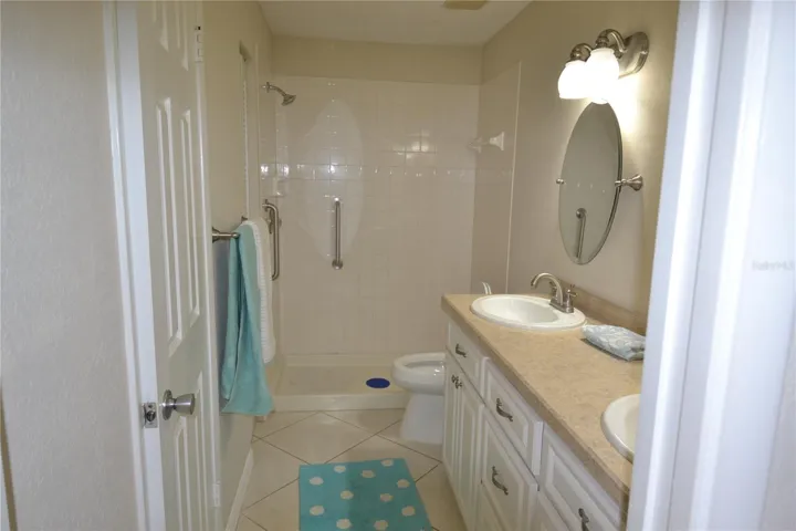 Primary bathroom 2 sinks