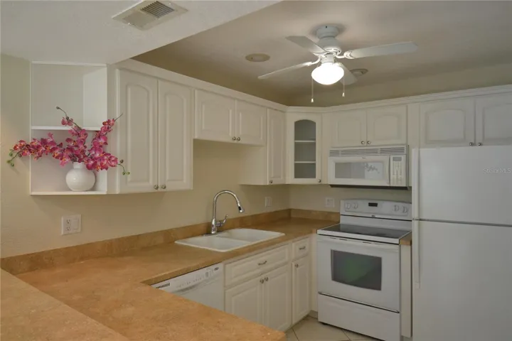 lots of counter space