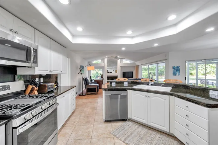 Kitchen and kitchen island