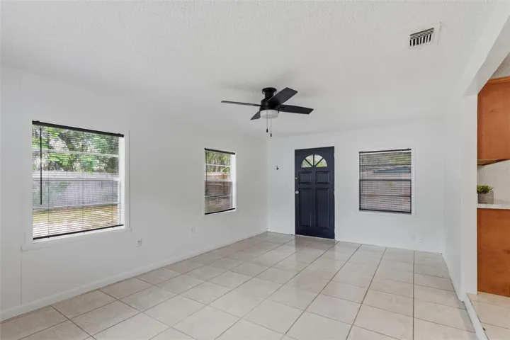 Huge living room/bonus room.