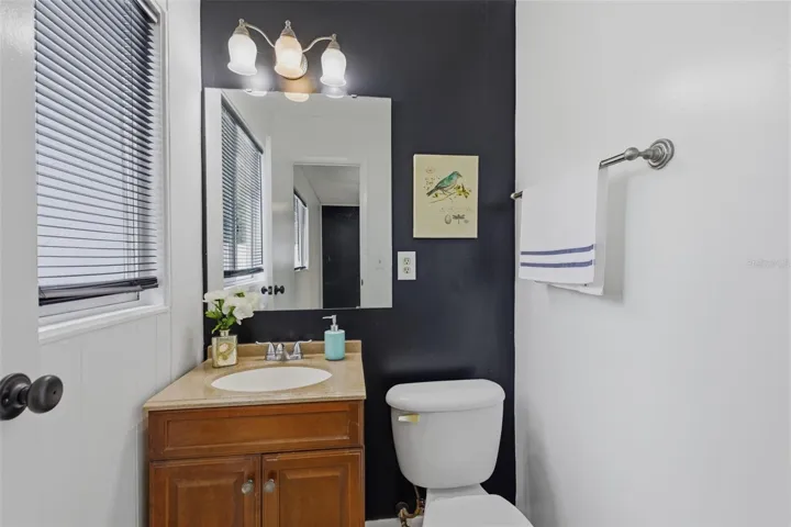 Nicely updated en suite half bath