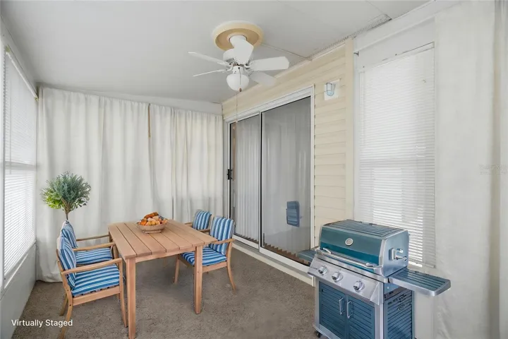 Florida room-virtually staged
