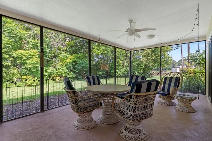 SCREENED LANAI
