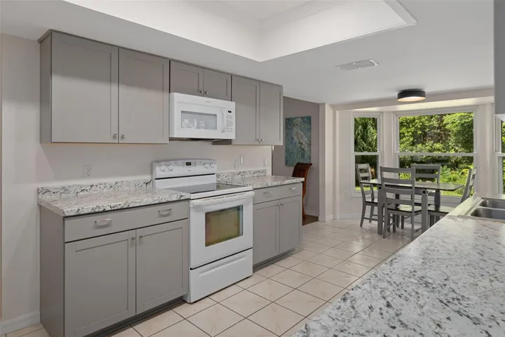 NEWLY UPDATED KITCHEN